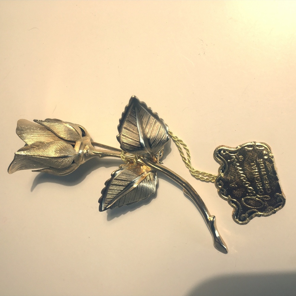 Giovanni Gold Rose Pin